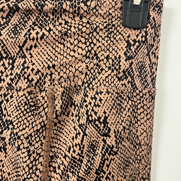 Beach Riot Piper Legging in Metallic Snake - Picture 5 of 7